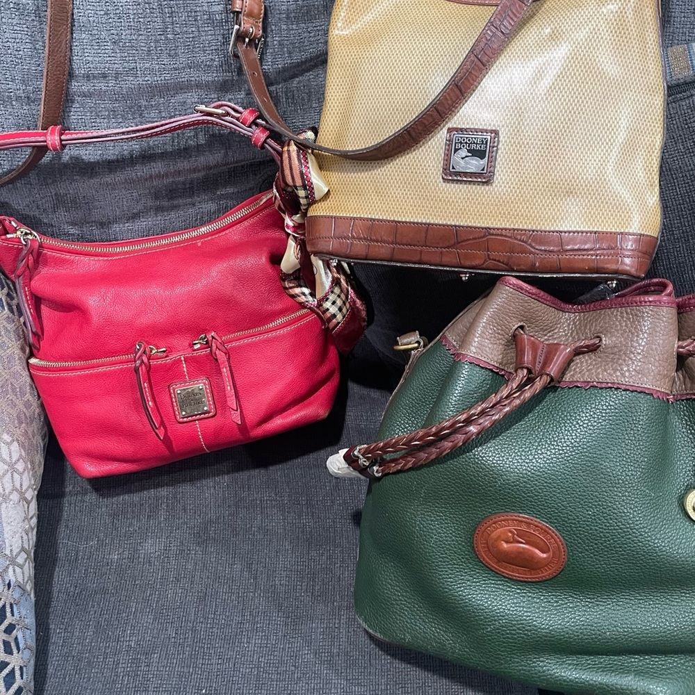 Lot of 3 Dooney & Bourke Green, Red and Tan Leather Shoulder Bags Trio Projects